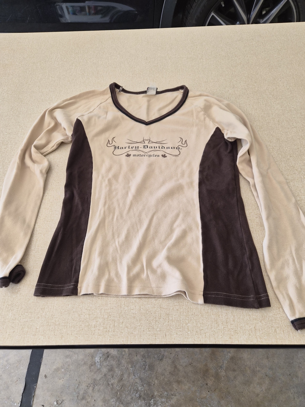 Vintage Harley-Davidson Two-Tone Beige and Brown Long Sleeve V-Neck Top
